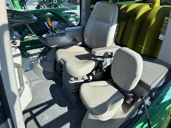 Image of John Deere R4030 equipment image 2