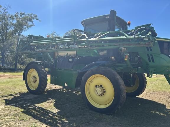 Image of John Deere R4030 equipment image 4