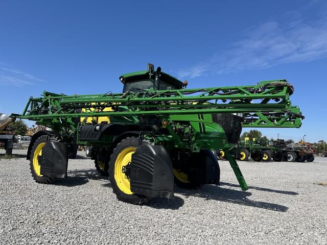 Image of John Deere R4030 equipment image 3