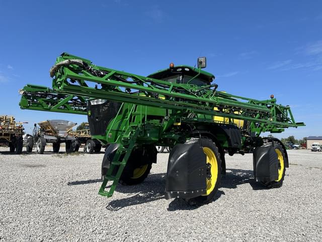 Image of John Deere R4030 equipment image 2
