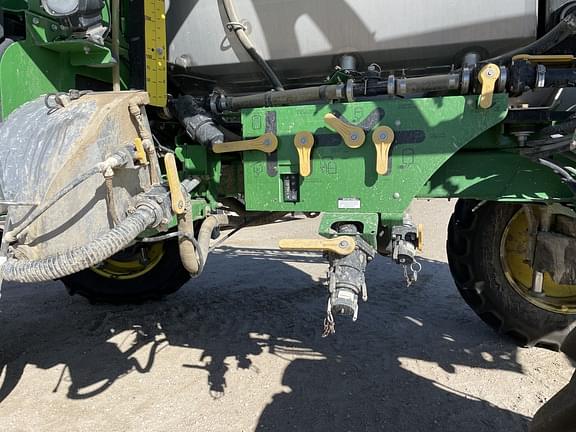 Image of John Deere R4030 equipment image 4