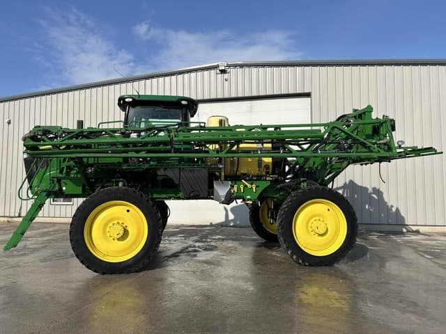 Image of John Deere R4030 equipment image 2