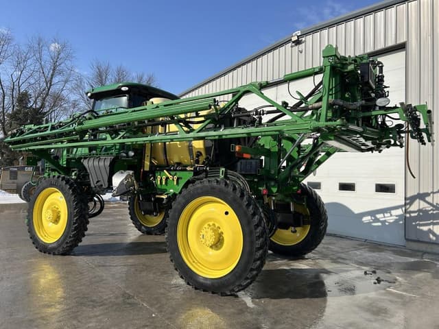 Image of John Deere R4030 equipment image 4
