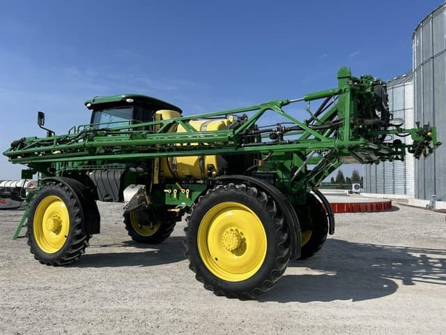 Image of John Deere R4030 equipment image 4