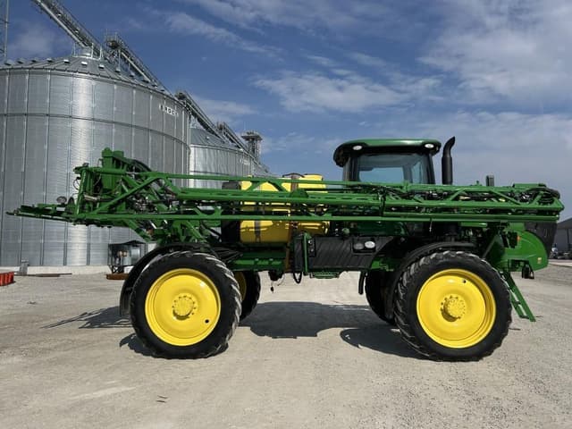 Image of John Deere R4030 equipment image 3