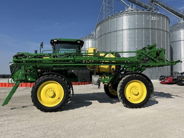 Image of John Deere R4030 equipment image 2