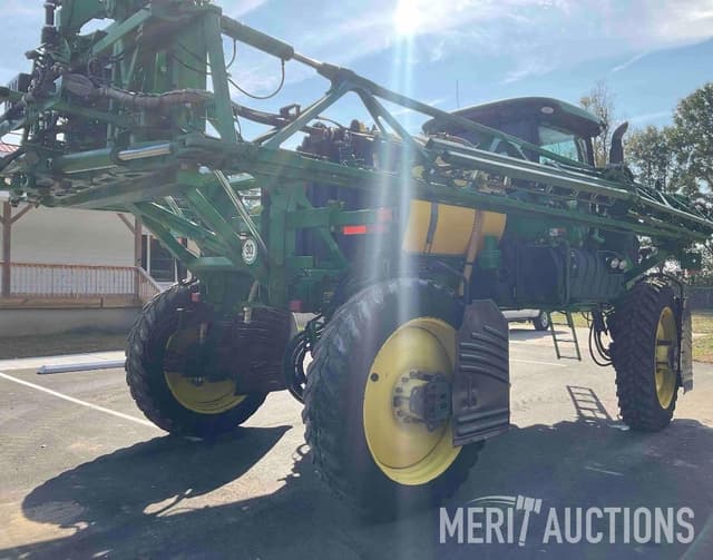 Image of John Deere R4030 equipment image 4