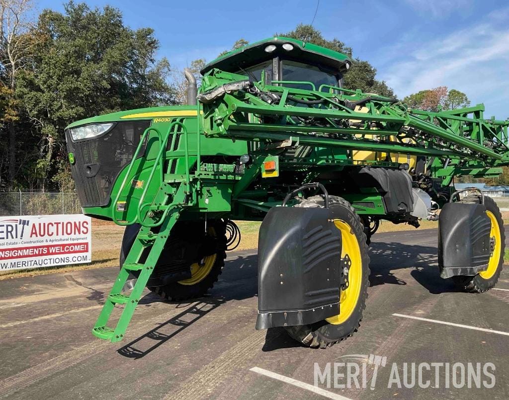 2015 John Deere R4030 Equipment Image0