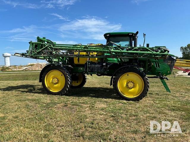 Image of John Deere R4030 equipment image 2