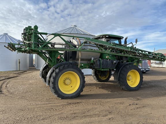 Image of John Deere R4038 equipment image 1