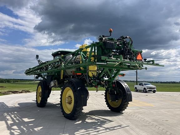Image of John Deere R4038 equipment image 4