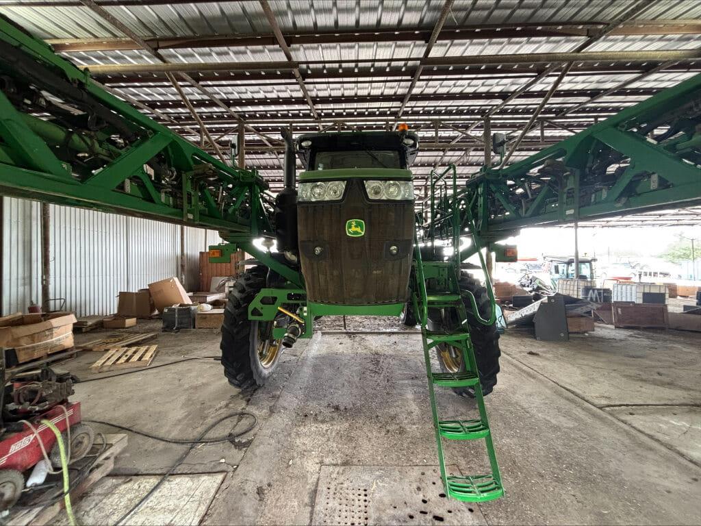 2015 John Deere R4038 Equipment Image0