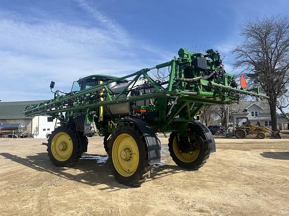Image of John Deere R4038 equipment image 1