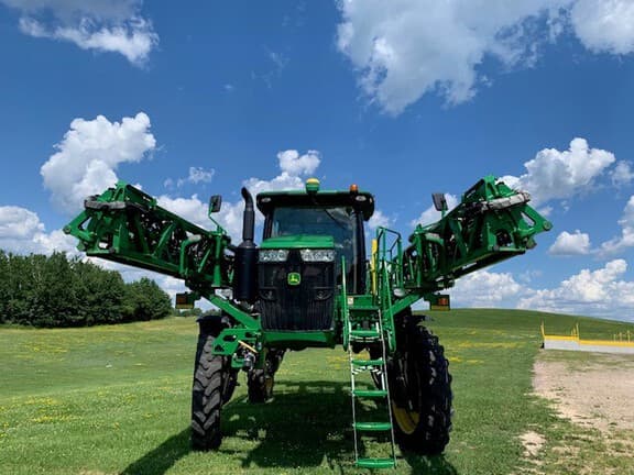 Image of John Deere R4038 equipment image 1