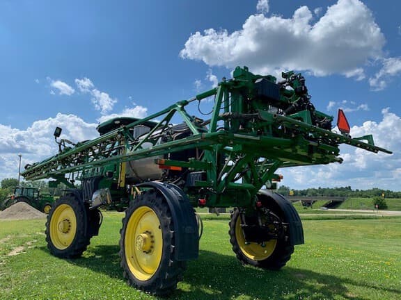 Image of John Deere R4038 equipment image 3