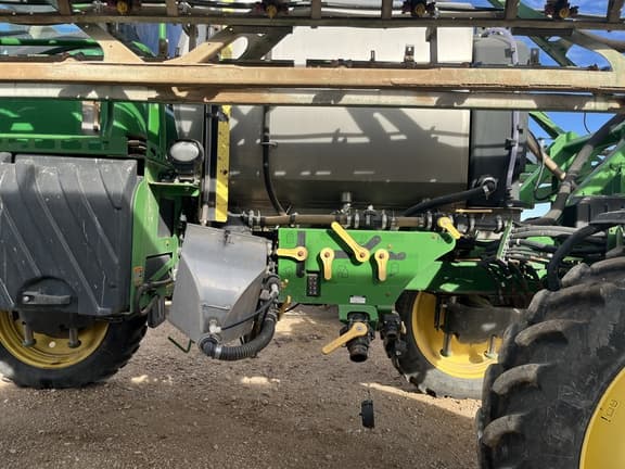 Image of John Deere R4038 equipment image 2