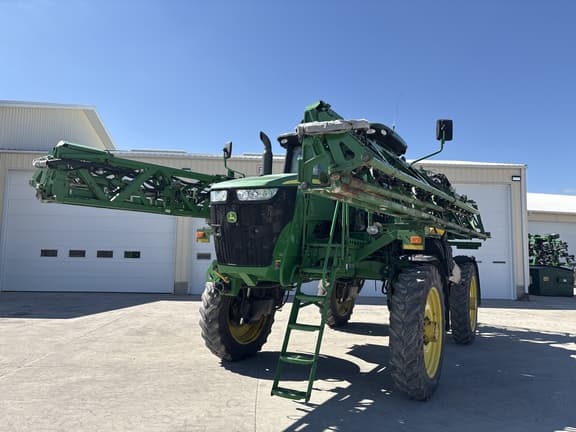 Image of John Deere R4038 equipment image 1