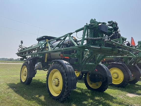 Image of John Deere R4038 equipment image 3