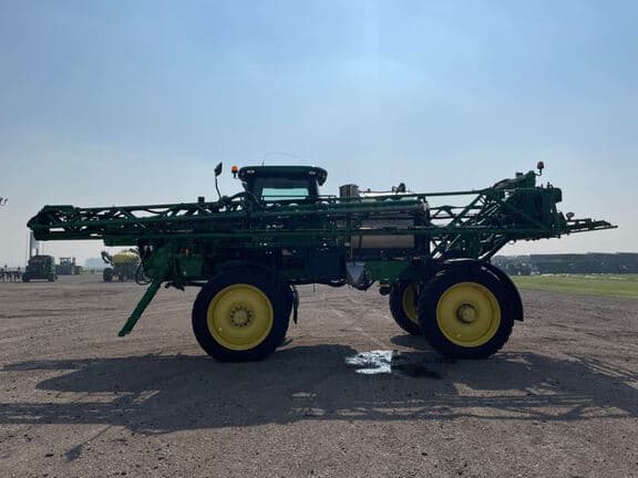 Image of John Deere R4038 equipment image 1