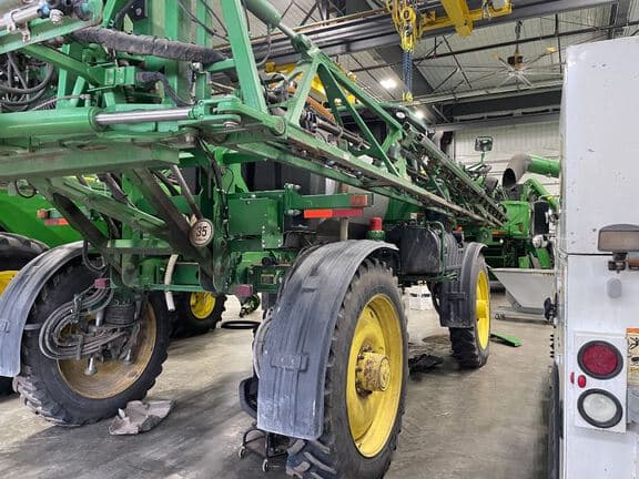 Image of John Deere R4038 equipment image 3