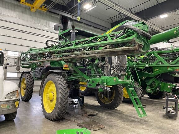 Image of John Deere R4038 equipment image 2