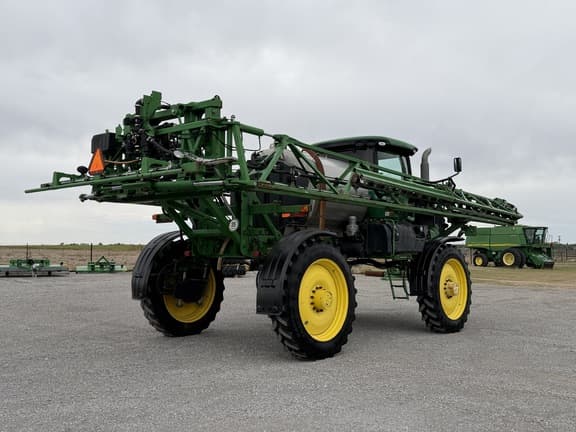 Image of John Deere R4038 equipment image 4
