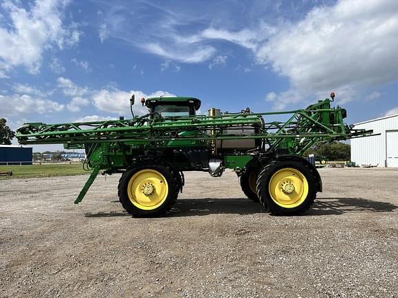 Image of John Deere R4038 equipment image 1