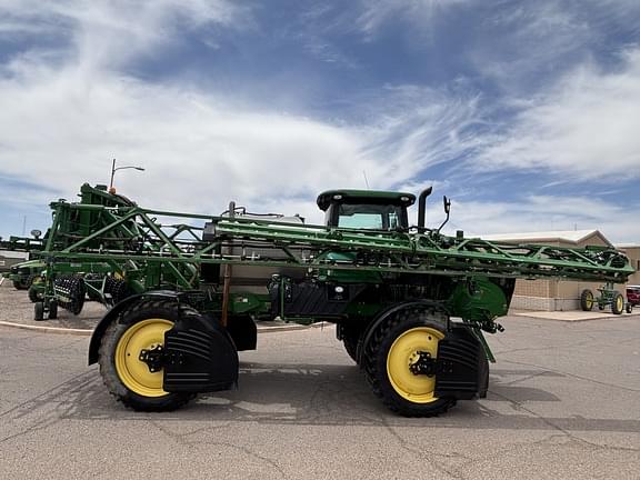 Image of John Deere R4038 equipment image 1