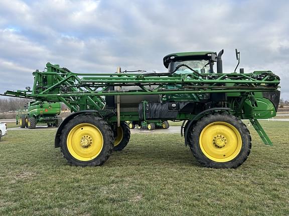 Image of John Deere R4038 equipment image 4