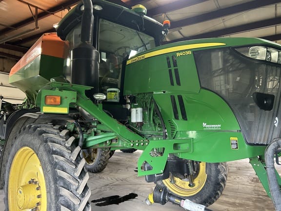 2015 John Deere R4038 Equipment Image0