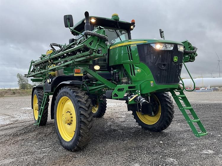 2015 John Deere R4038 Equipment Image0