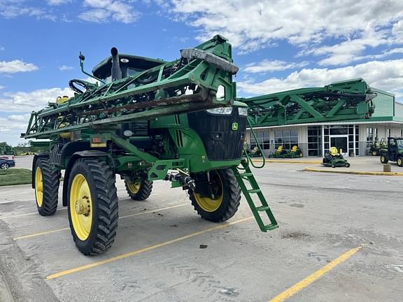 Image of John Deere R4038 equipment image 1