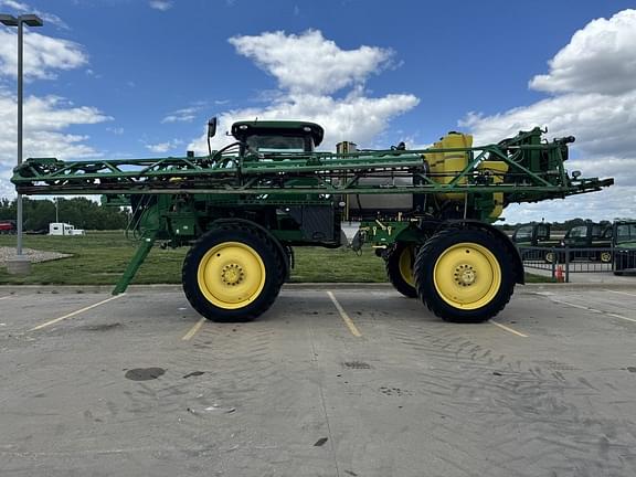 Image of John Deere R4038 equipment image 2