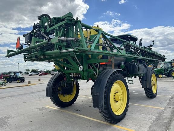 Image of John Deere R4038 equipment image 4