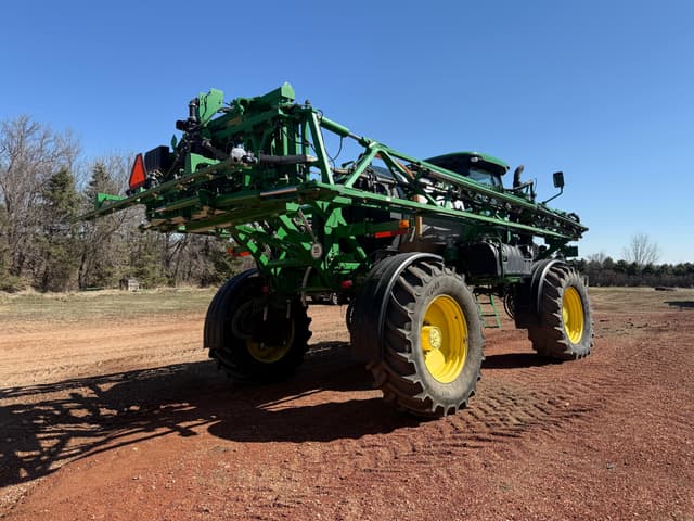 Image of John Deere R4038 equipment image 3