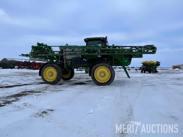 Image of John Deere R4038 equipment image 4