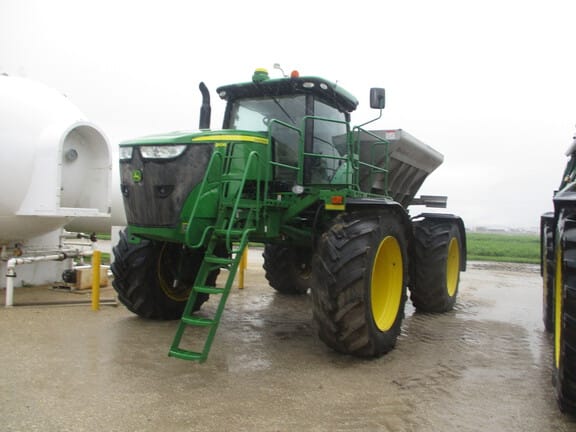 2015 John Deere R4045 Equipment Image0