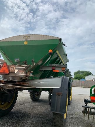 Image of John Deere R4045 equipment image 4