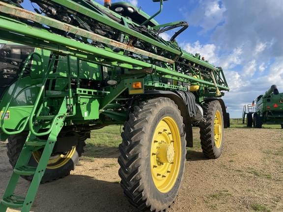 Image of John Deere R4045 equipment image 4