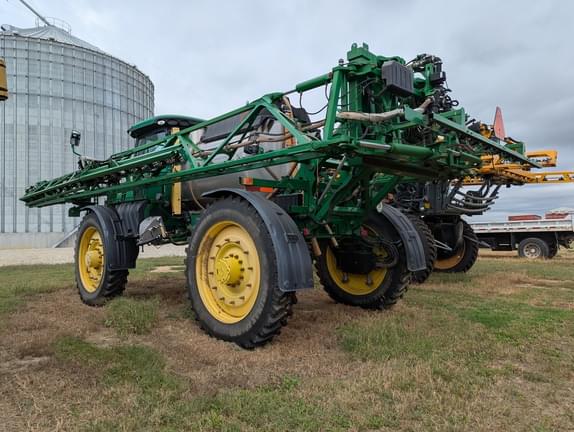 Image of John Deere R4045 equipment image 3