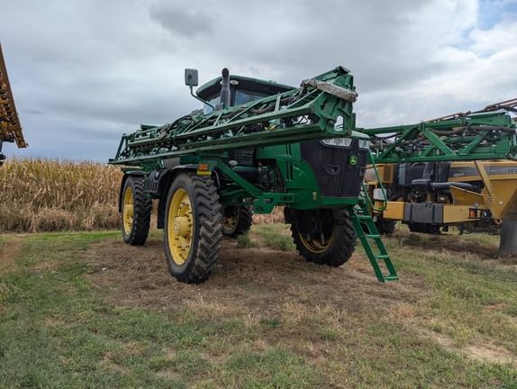 2015 John Deere R4045 Equipment Image0