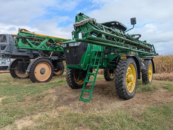 Image of John Deere R4045 equipment image 2