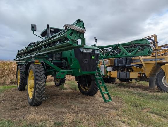 Image of John Deere R4045 equipment image 1