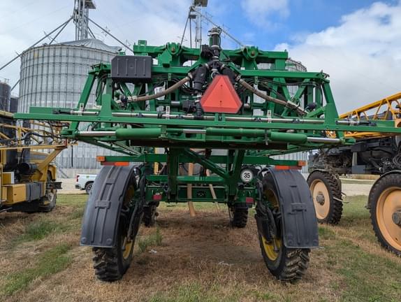 Image of John Deere R4045 equipment image 4