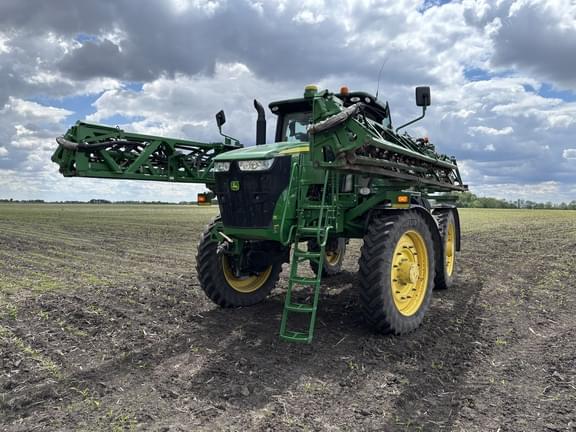 Image of John Deere R4045 equipment image 1