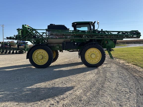 Image of John Deere R4045 equipment image 4