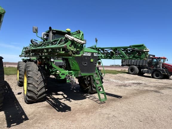 Image of John Deere R4045 equipment image 1