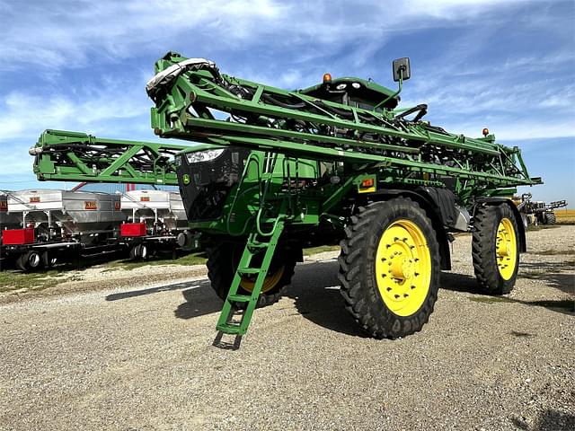 Image of John Deere R4045 equipment image 1