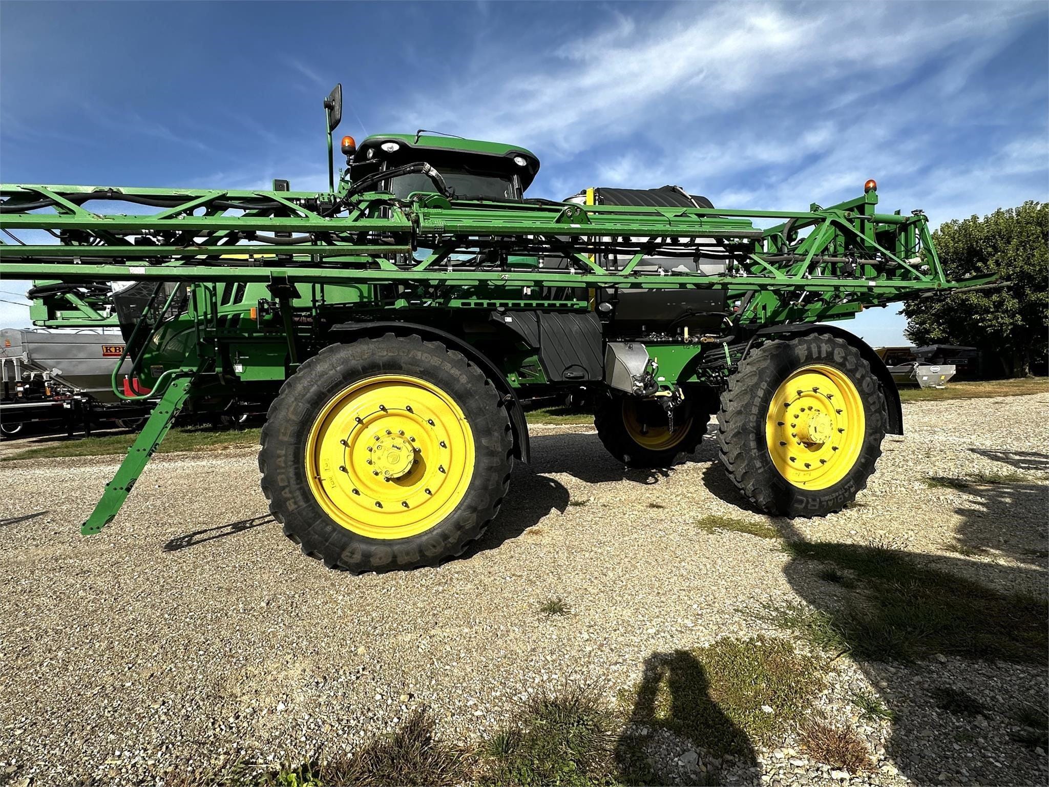 2015 John Deere R4045 Equipment Image0