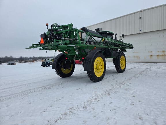 Image of John Deere R4045 equipment image 3